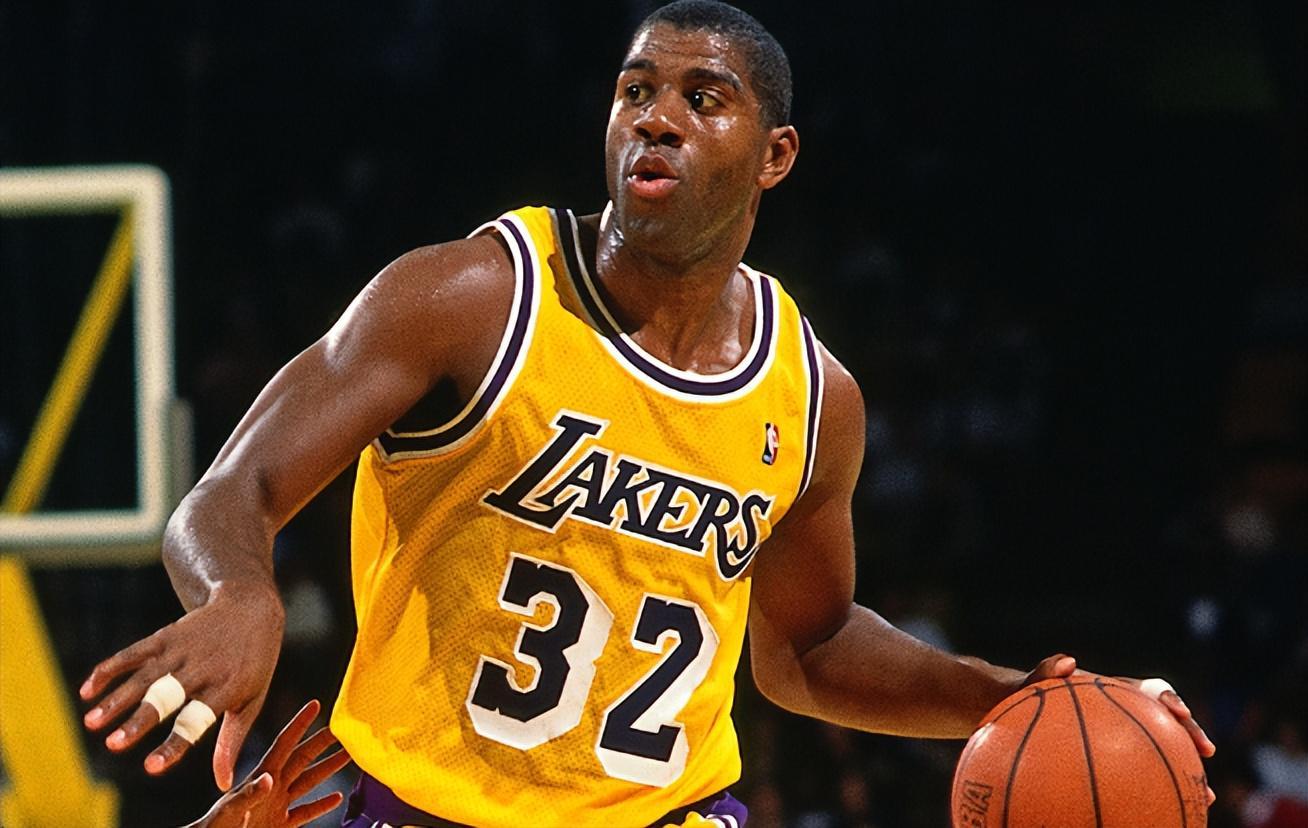 华体会官网-NBA五大个人奖项最年轻球员盘点:魔术师一纪录45年无人能破